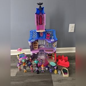 Vampirina Toys